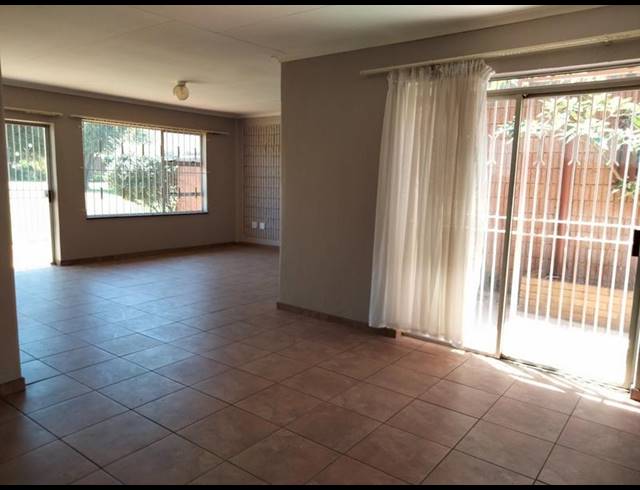 2 BEDROOM PROPERTY TO RENT IN HELDERKRUIN
